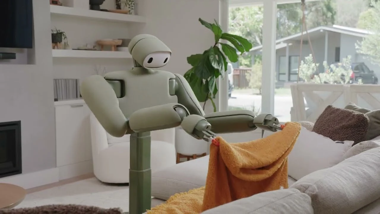 Isaac 1 è il robot domestico che piega i vestiti e riordina casa