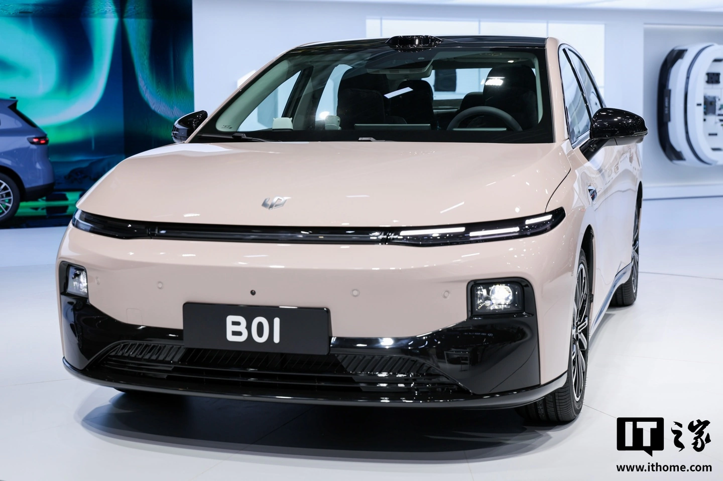 零跑全新 B01/B10 座舱公布:前排双零重力座椅、17.3 英寸 3K 中控屏等