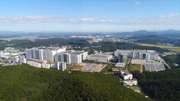 LG Display punta sull’AI e taglia i costi di oltre 200 miliardi di won l’anno
