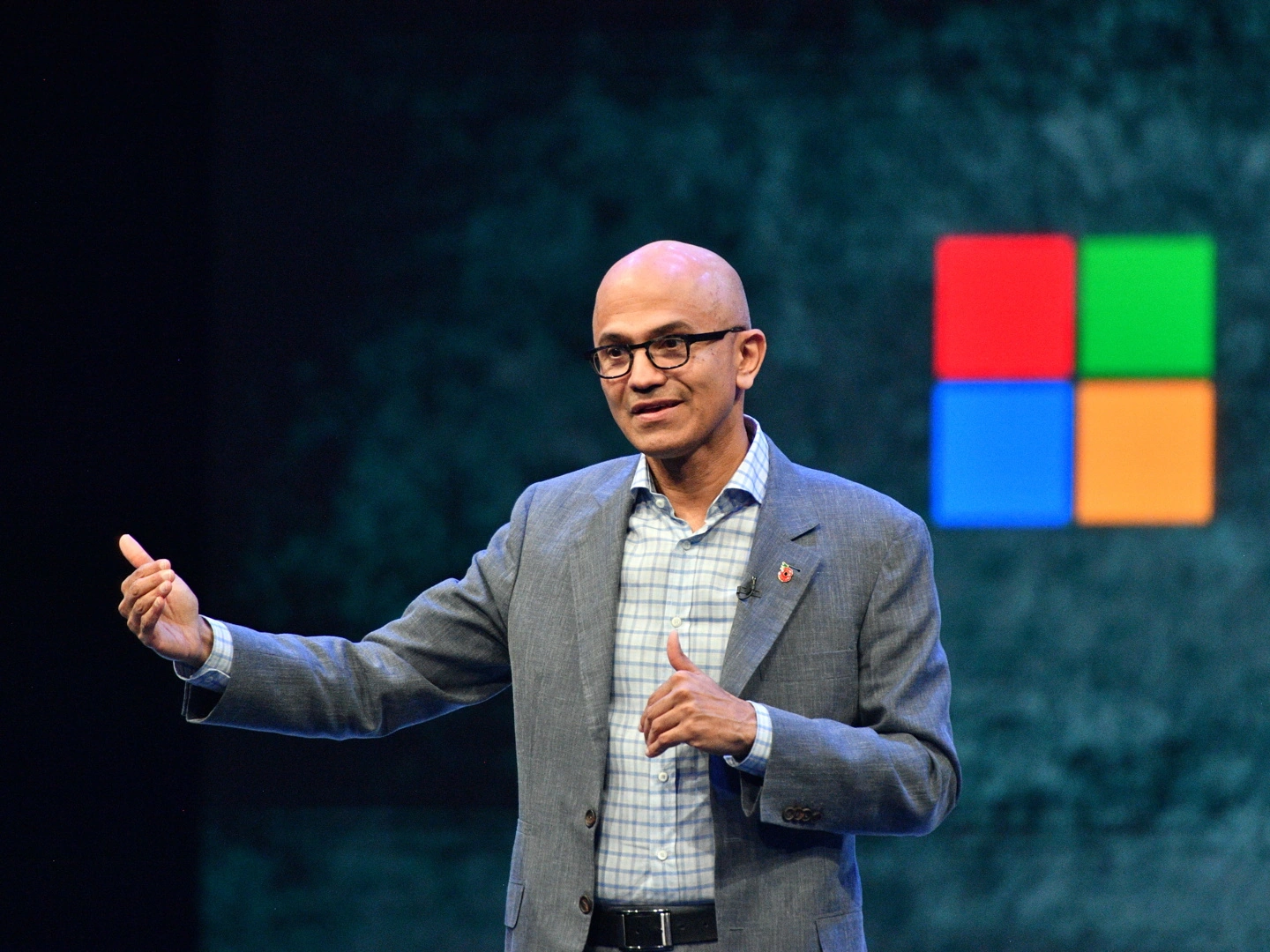Microsoft investe 2,5 miliardi nella nuova società per l’AI aziendale