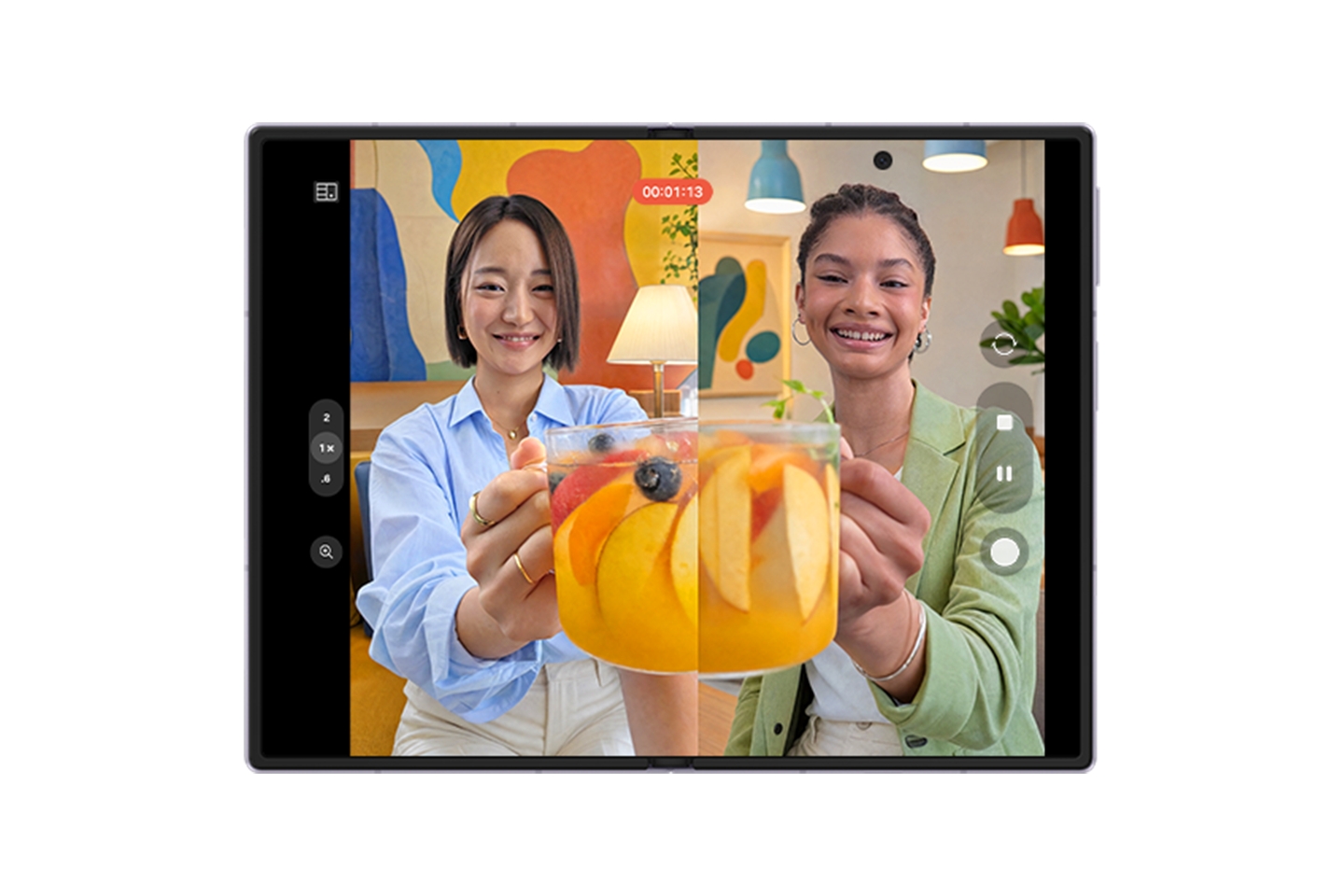 Display aperto di Samsung Galaxy Z Fold8 Ultra durante una registrazione video
