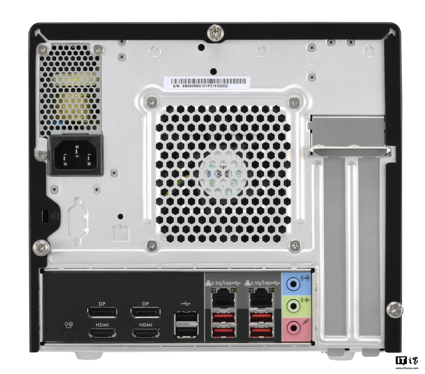 浩鑫推出 XPC Barebone SB860R8 迷你主机:支持酷睿 Ultra 200 系列处理器、可容纳 4 块 3.5 英寸硬盘
