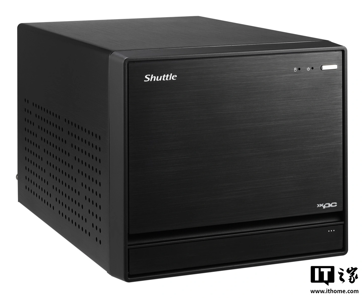 Shuttle XPC Barebone SB860R8: mini PC con Core Ultra 200S e 4 bay da 3,5 pollici