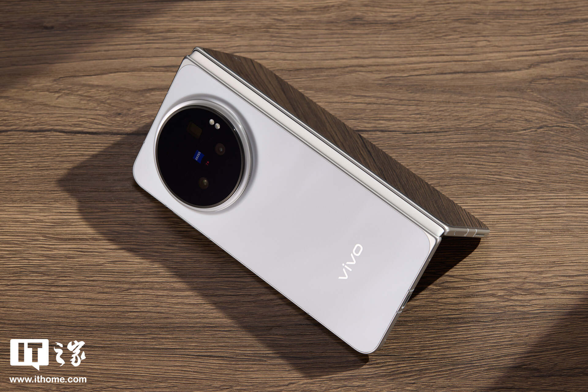 vivo X Fold6 折叠屏手机首销情况曝光,同期约为上一代的 90%