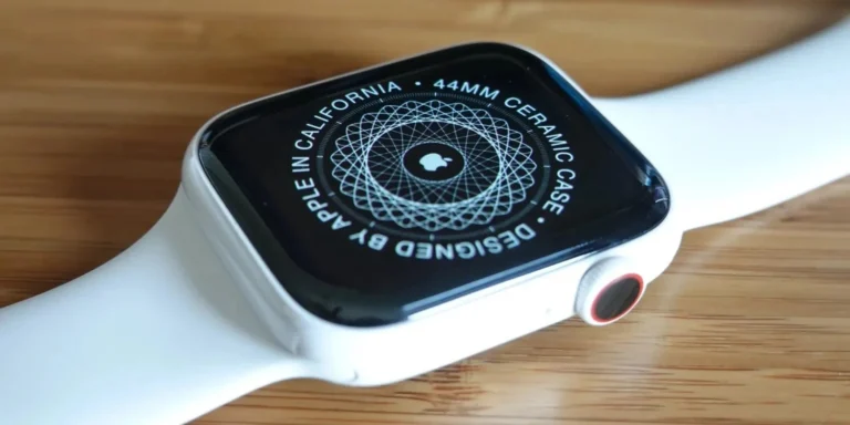 Apple Watch Series 12 potrebbe tornare in ceramica