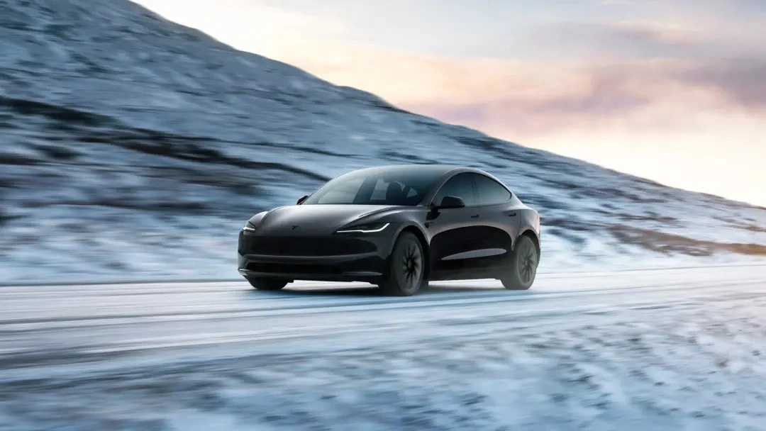 Tesla lancia una Model 3 più economica a Hong Kong e Macao