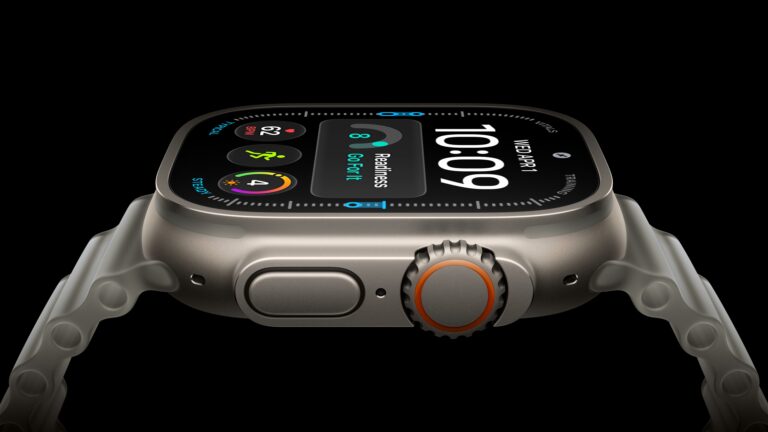 Apple Watch Ultra 4 in titanio visto di profilo