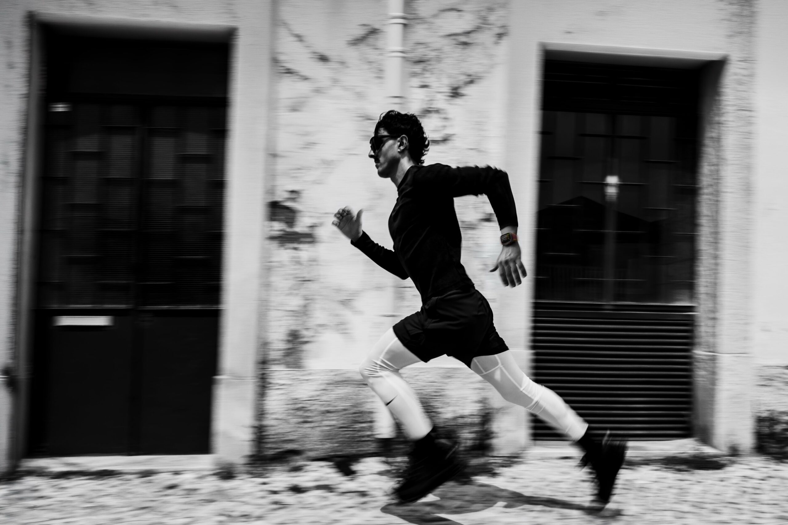 Apple Watch Ultra 4 durante un allenamento all'aperto