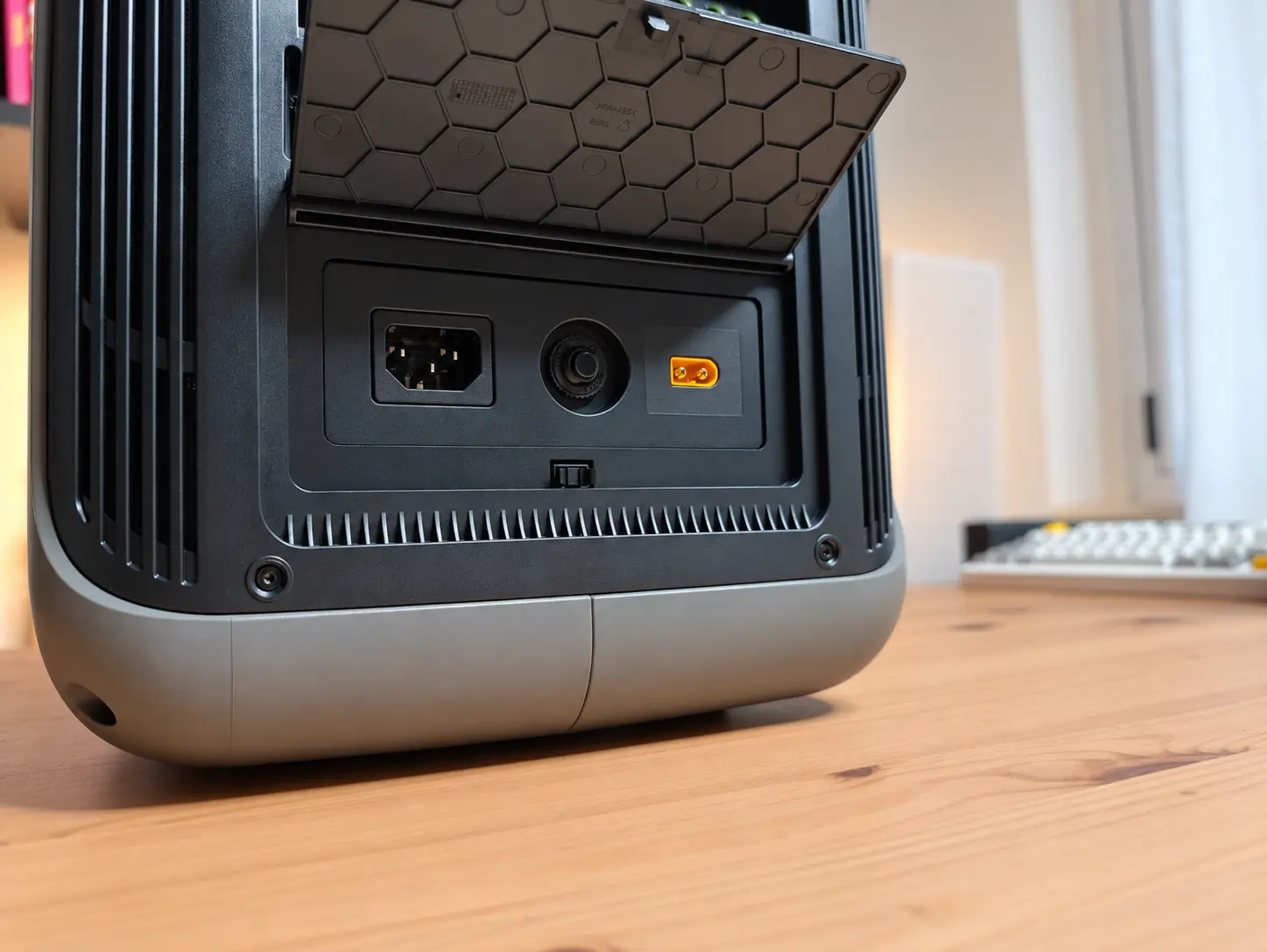 Ingressi laterali aperti della ALLPOWERS R1500 LITE