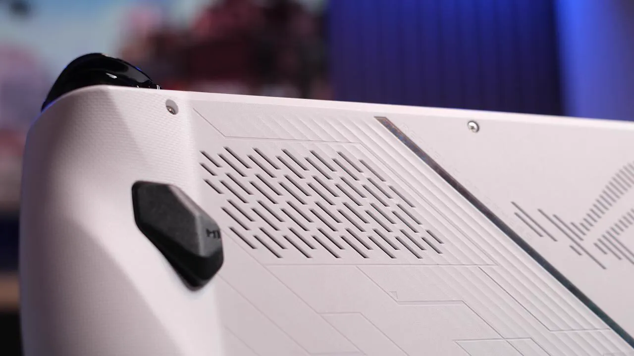 Retro e sistema di ventilazione di ASUS ROG Ally Z1 Extreme