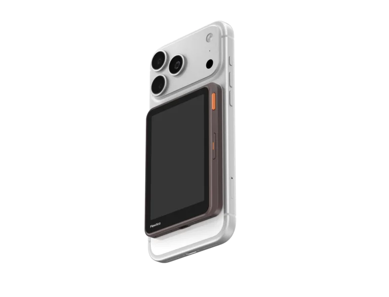 Flowtica Verso agganciato magneticamente a uno smartphone