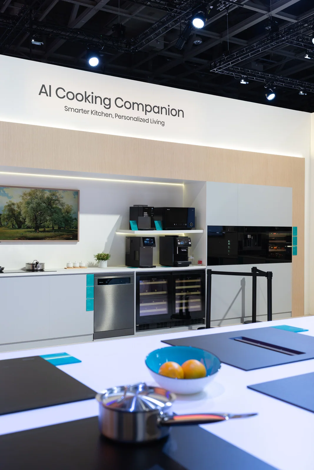 Forno Hisense con videocamera e intelligenza artificiale