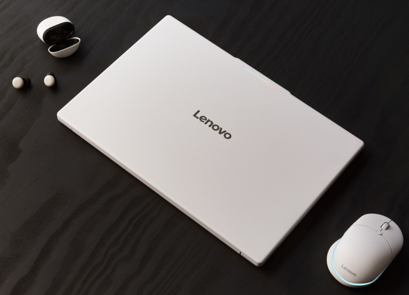 联想 Googlebook 15 笔记本曝光:配灯条“AI Mouse”鼠标,预估 9 月 21 日亮相
