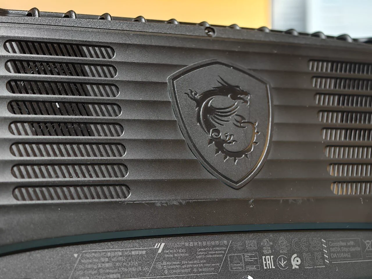 Retro e sistema di ventilazione di MSI Claw 8 AI+