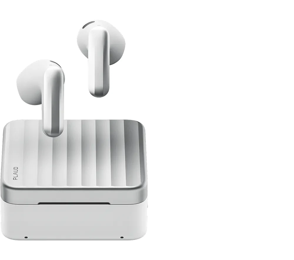 Auricolari AI Plaud One con custodia di ricarica