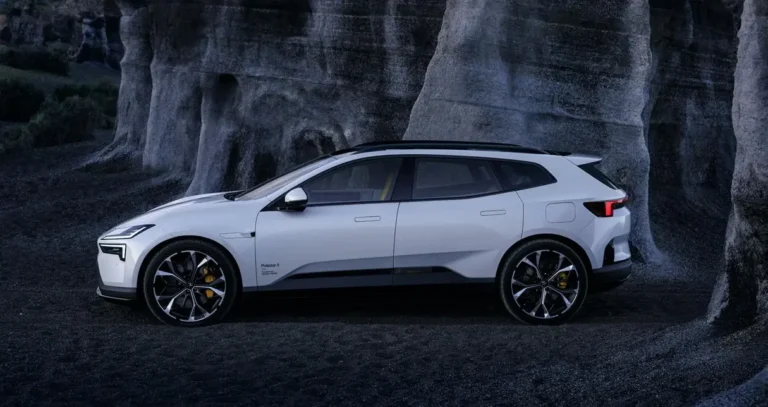 Polestar 4 SUV ufficiale