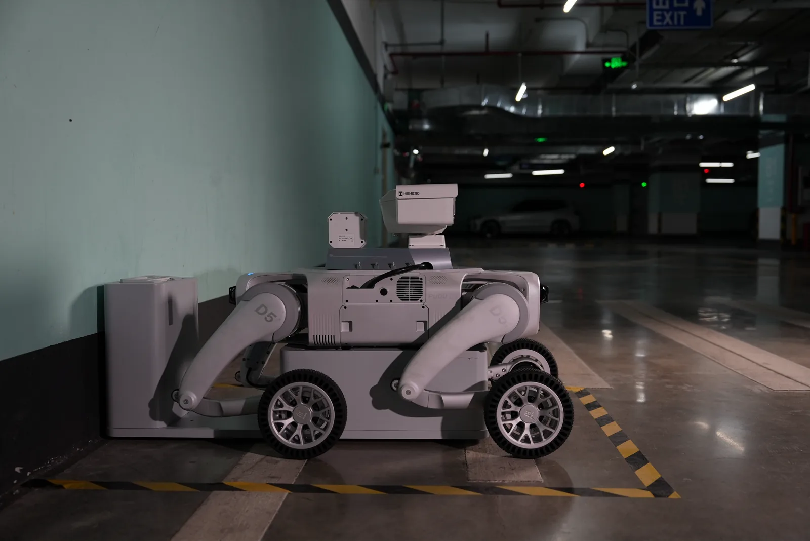 Robot quadrupede PUDU D5-W