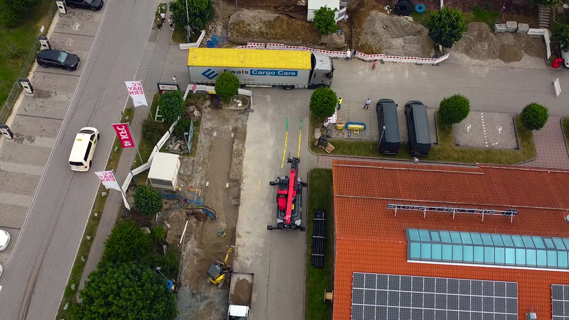 特斯拉推出手风琴式模块化超级充电桩:安装速度更快,建站成本降低 20%