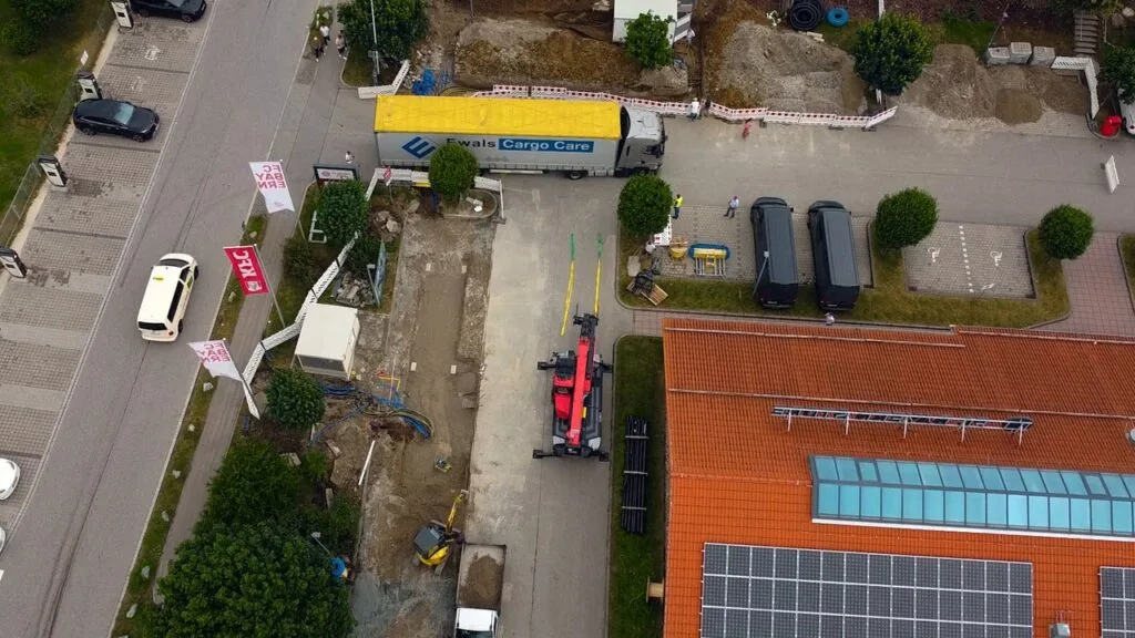 特斯拉推出手风琴式模块化超级充电桩:安装速度更快,建站成本降低 20%