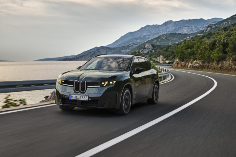 BMW iX3 M60 xDrive ufficiale