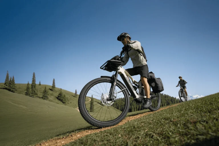 Amflow TL Carbon arriva in Italia a 3.499 euro: e-bike SUV con batteria estraibile