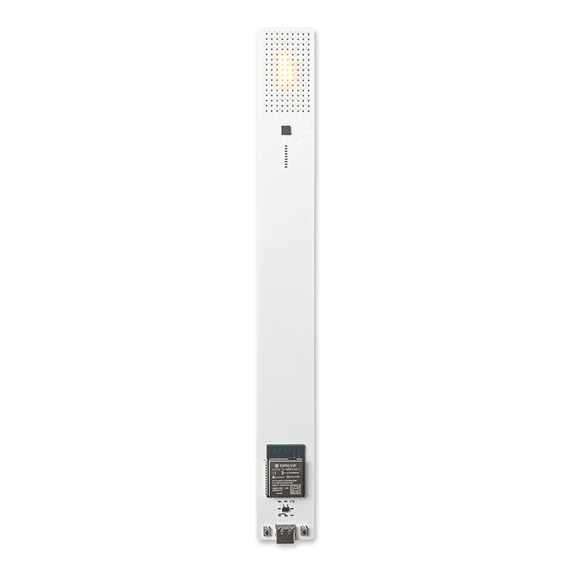 Digital Candle bianca con LED ambra e modulo ESP32-S3 visibile