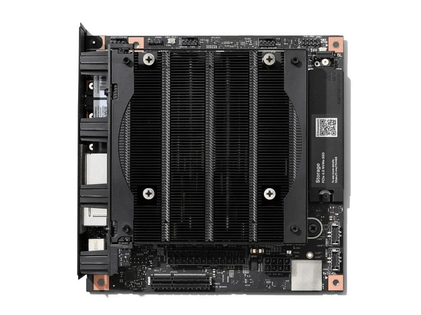 AMD 锐龙 AI Max+ PRO 495 版 Framework Desktop 预售,含 192GB 内存 6,469 美元起