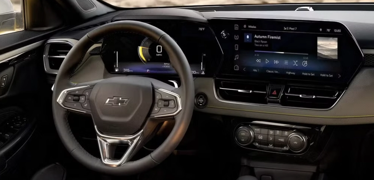 通用汽车推出 2027 款雪佛兰 Silverado 1500/GMC Sierra 1500 车型,将 CarPlay / Android Auto 整合入自家车机卡片