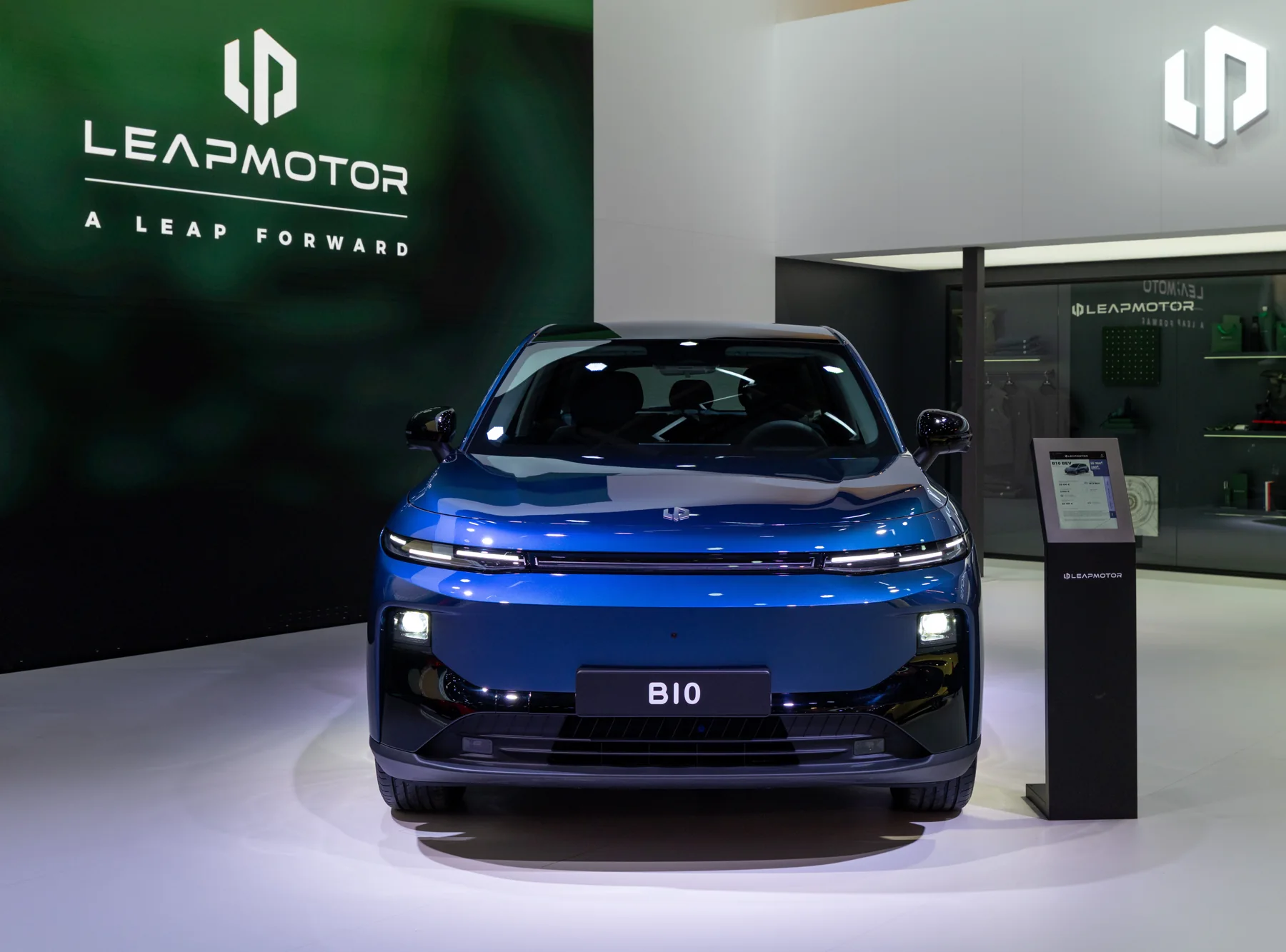 Leapmotor B10: avviata la produzione europea a Saragozza