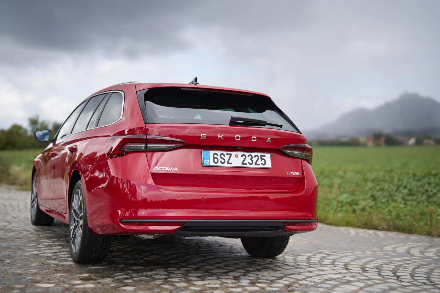 Škoda Octavia full hybrid, immagine stampa ufficiale