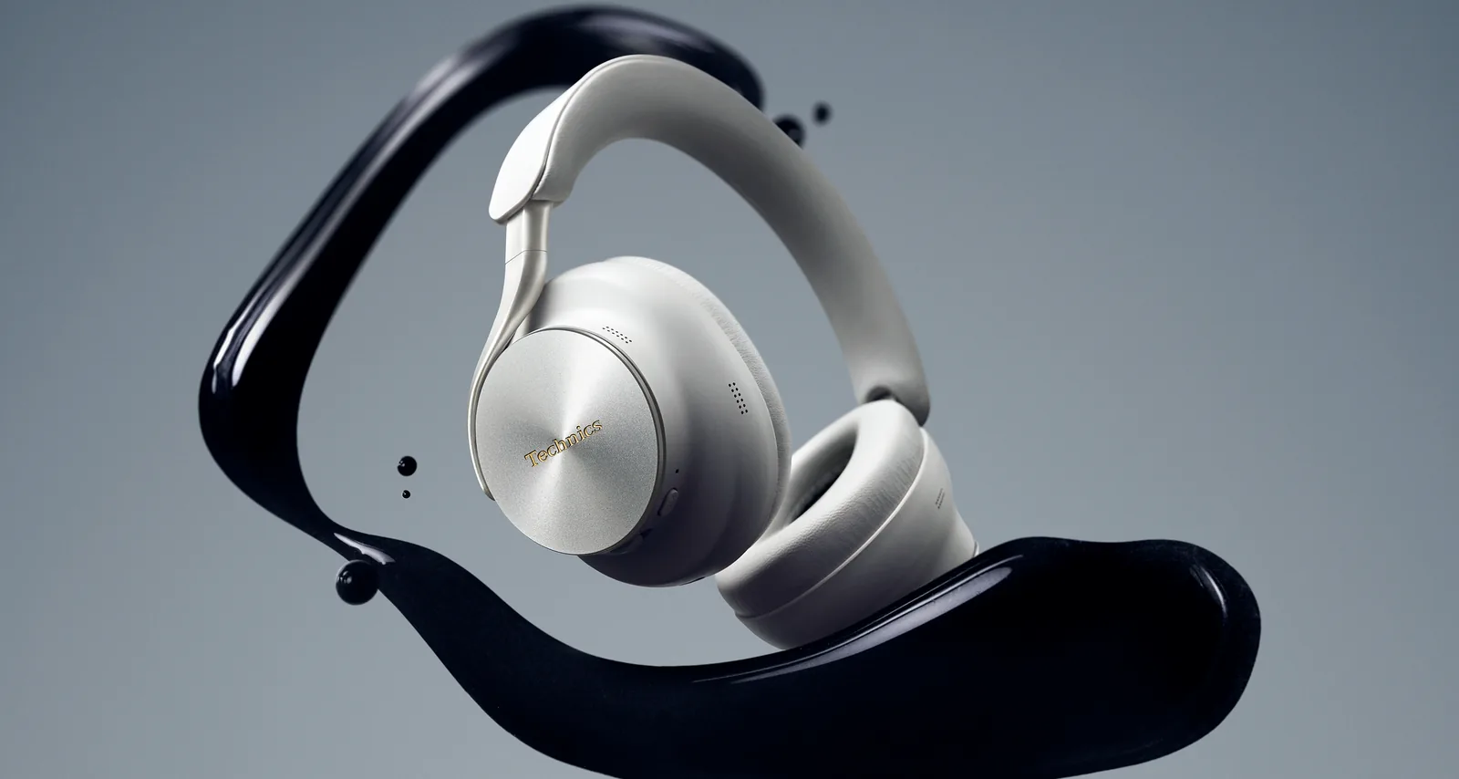 Technics EAH-A1000 e custodia per il trasporto