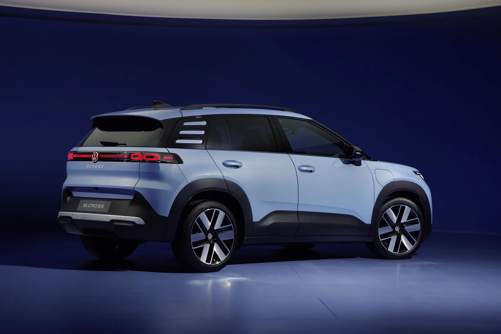 Volkswagen ID.Cross di serie vista da tre quarti posteriore