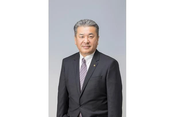 Hiroki Nakajima, vicepresidente esecutivo Toyota, nel ritratto ufficiale allegato all'annuncio Waymo