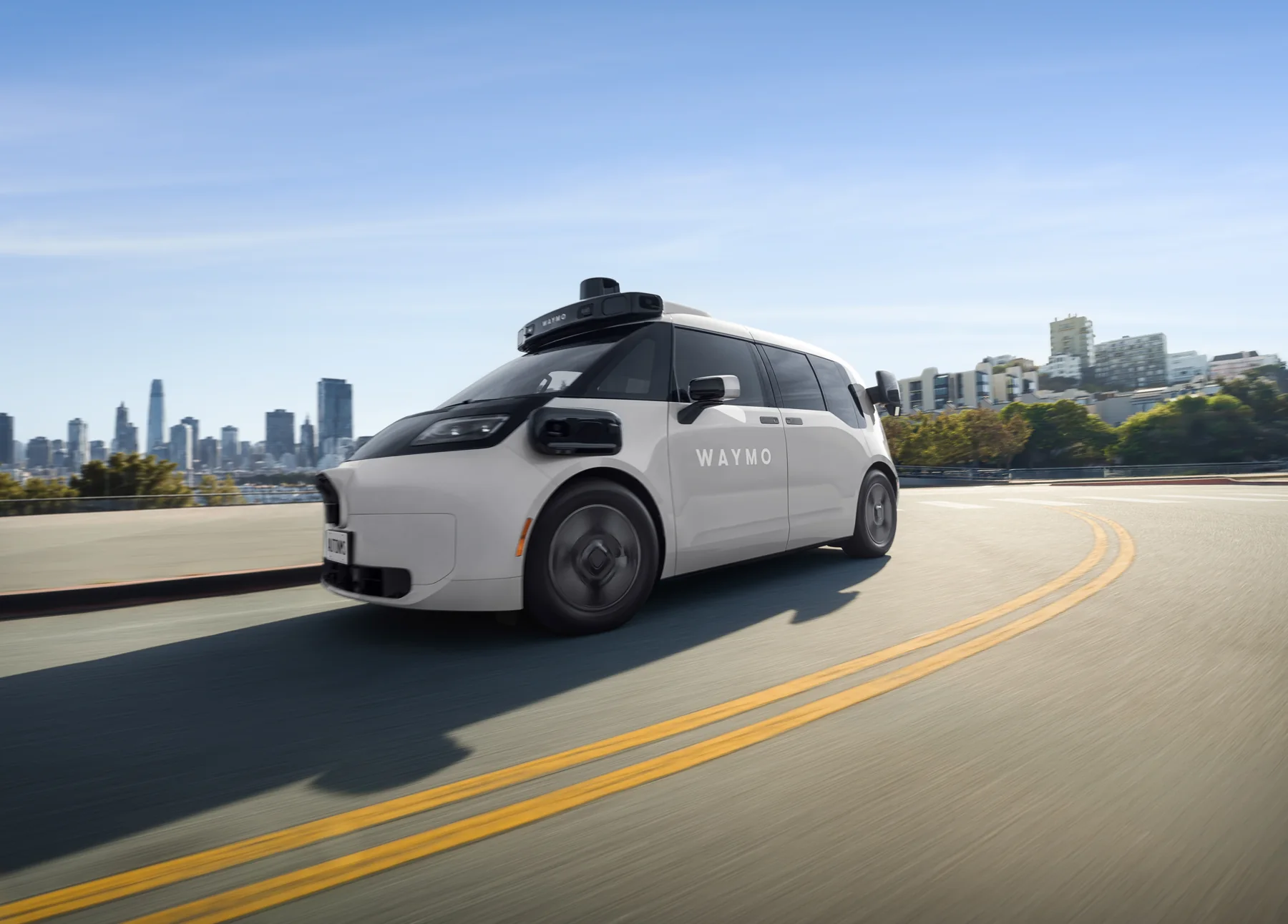 Robotaxi Waymo Ojai su strada in un'immagine stampa d'archivio, non scattata a Toronto